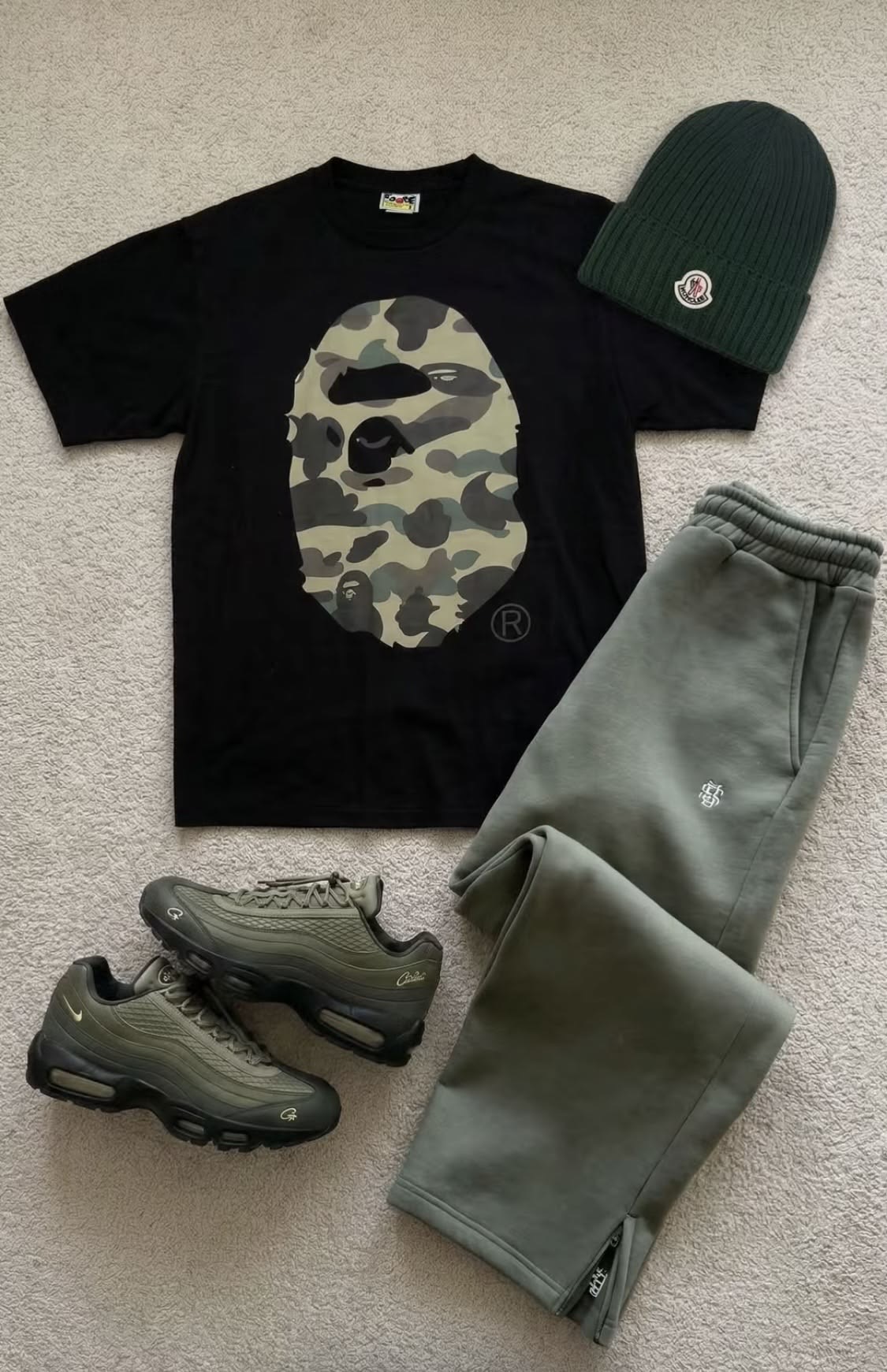 Full black fit thumbnail 2